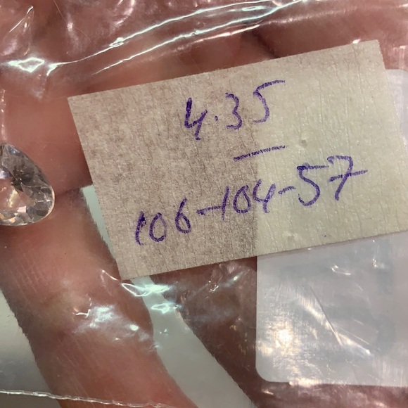 4.35 Carats Imperial Natural Topaz Cut Stone from Skardu Pakistan - Picture 16 of 16